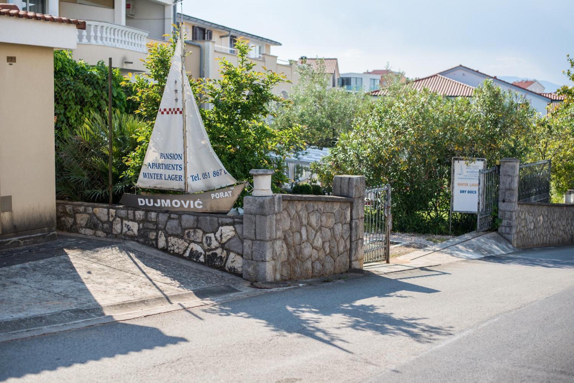 B&B Dujmovic Malinska Exterior photo