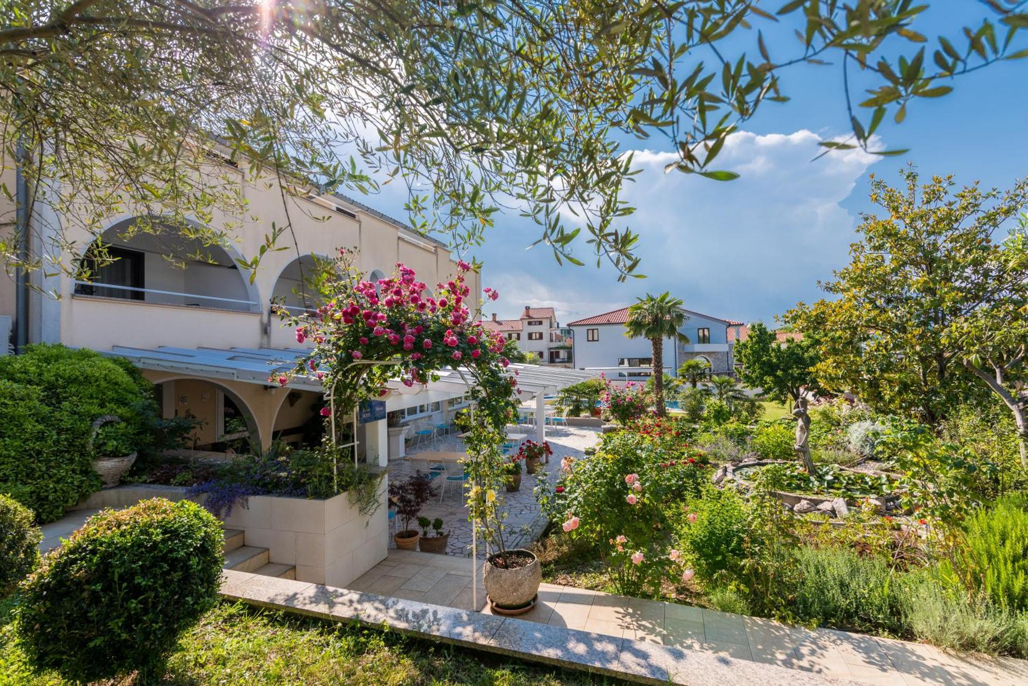 B&B Dujmovic Malinska Exterior photo