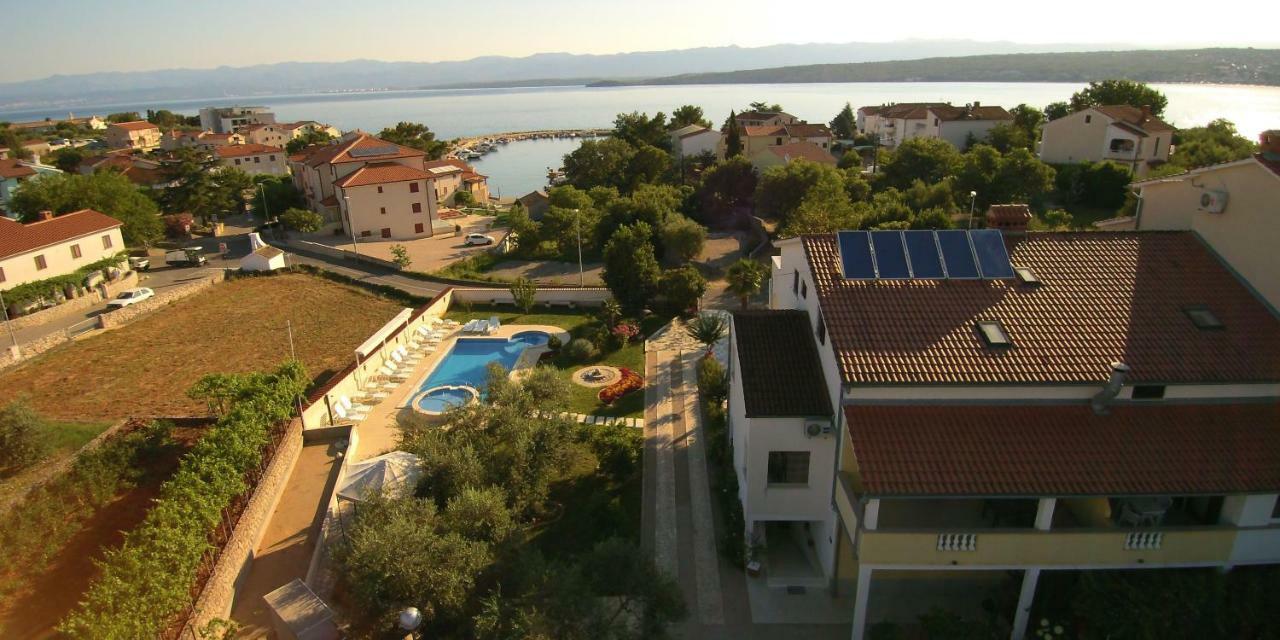 B&B Dujmovic Malinska Exterior photo